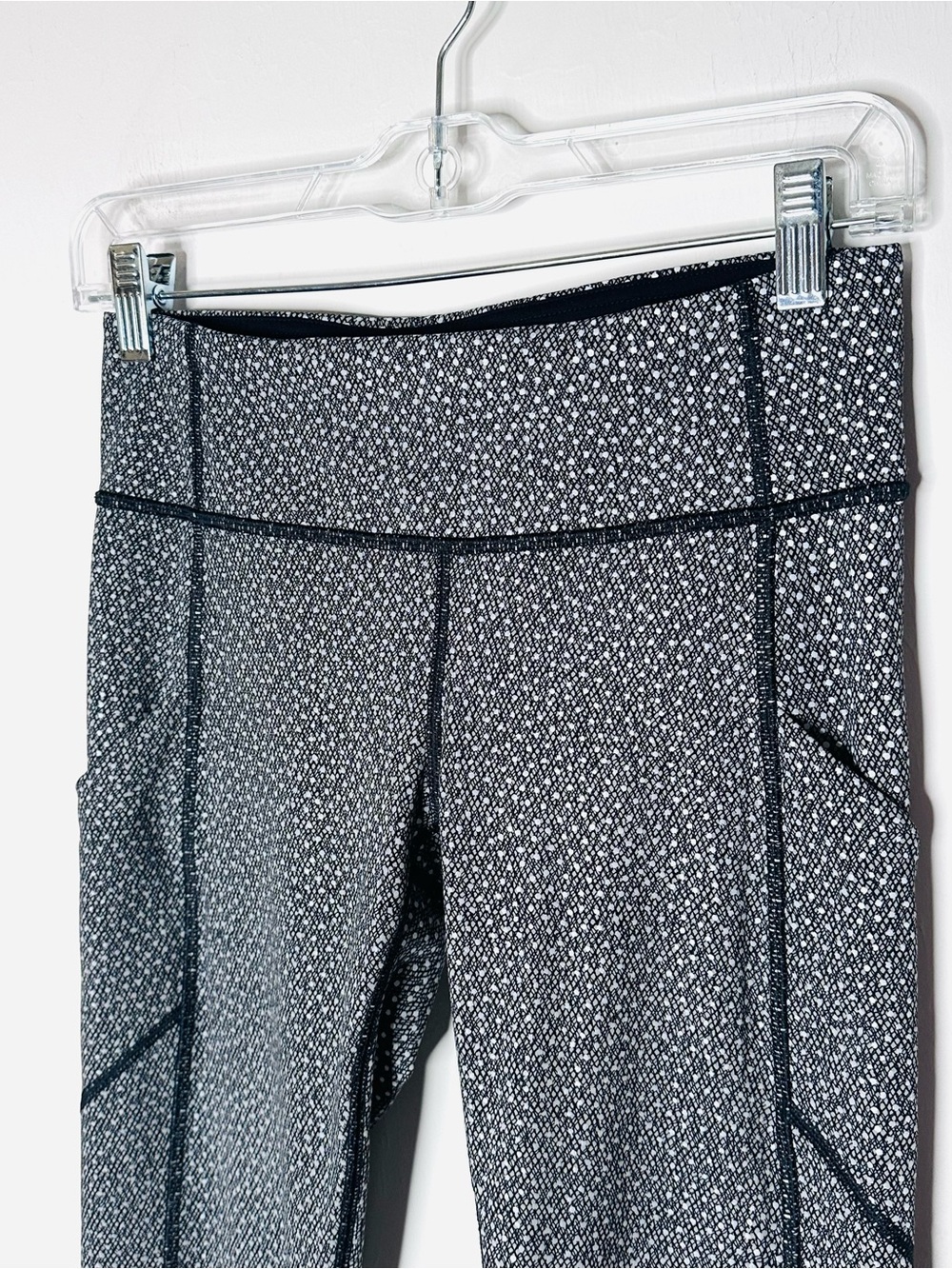 Lululemon Fast and Free Reflective 7/8 Tight Frozen Fizz White Black Size 4 - Picture 6 of 9